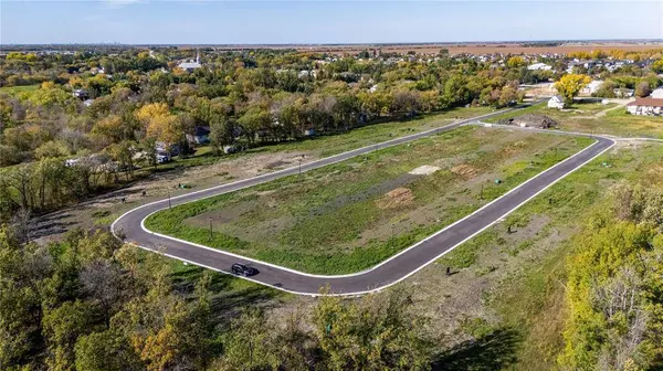 146 Harvest CRES, Lorette, MB R5K 0Y4