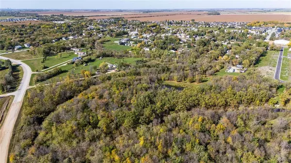 93 Harvest CRES, Lorette, MB R5K 0T3