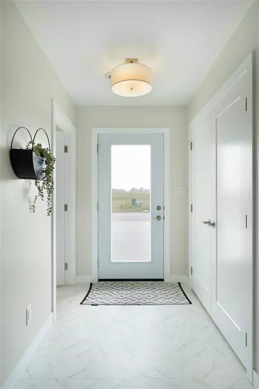 225 Kingshead RD, Niverville, MB R0A 0A1