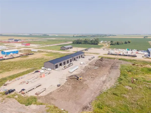735 Schultz RD, Niverville, MB R0A 1E0