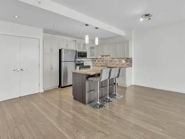 374 River AVE, Winnipeg, MB R3L 0C5
