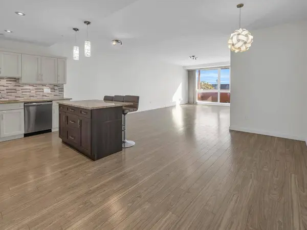 374 River AVE, Winnipeg, MB R3L 0C5