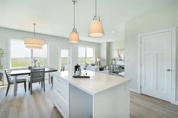 128 Kingshead RD, Niverville, MB R0A 0A1