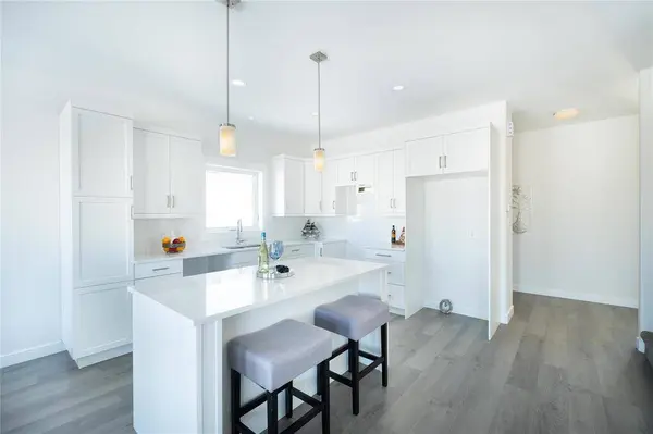 108 Kingsheard RD, Niverville, MB R0A 0A1
