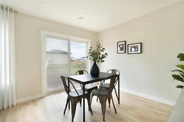211 Kingshead RD, Niverville, MB R0A 0A1