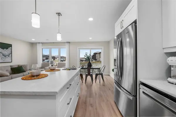 209 Kingshead RD, Niverville, MB R0A 0A1