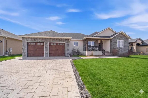 405 St George PL, Niverville, MB R0A 0A1