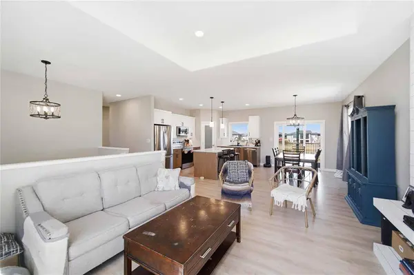 30 Aberdeen DR, Niverville, MB R0A 0A1
