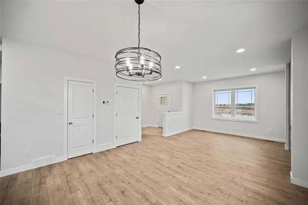 19 Mulberry AVE, Niverville, MB R0A 0A2