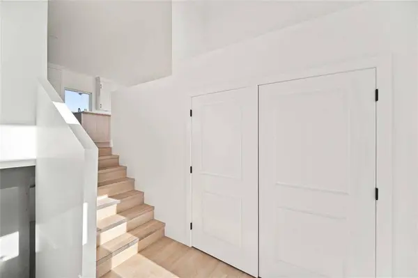 12 Van Riesen DR, Niverville, MB R0A 0A1