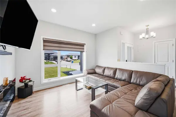 78 Williams Bay, Lorette, MB R0A 0Y0