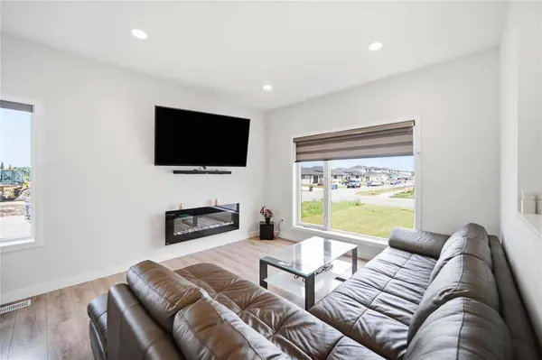 78 Williams Bay, Lorette, MB R0A 0Y0