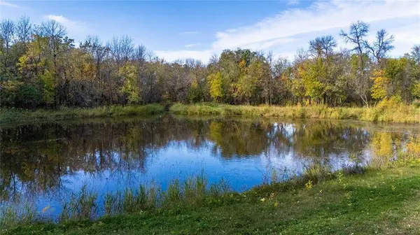 97 Harvest CRES, Lorette, MB R5K 0Y4