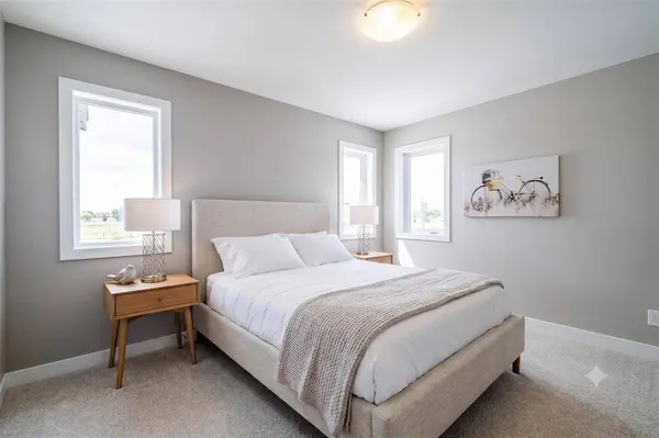 1 Balgownie DR, Niverville, MB R0A 0A1