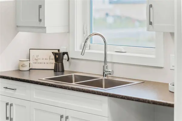 7 Balgownie DR, Niverville, MB R0A 0A1