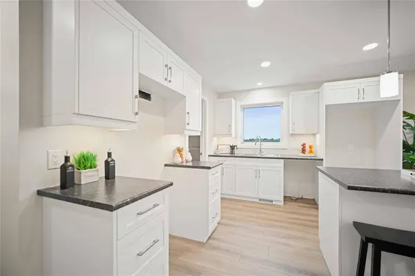 5 Balgownie DR, Niverville, MB R0A 0A1