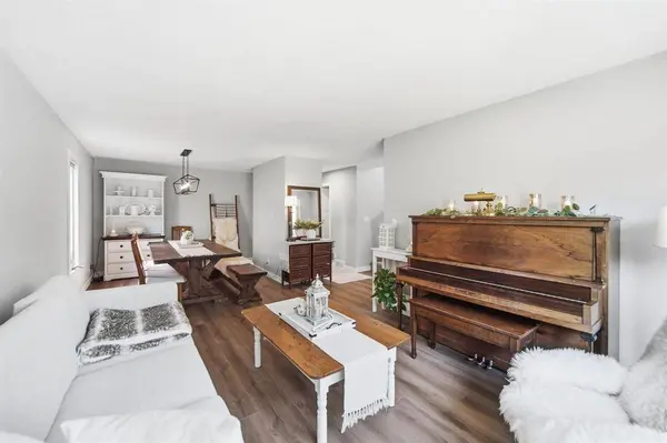 22 Filbert CRES, Winnipeg, MB R3W 1J3