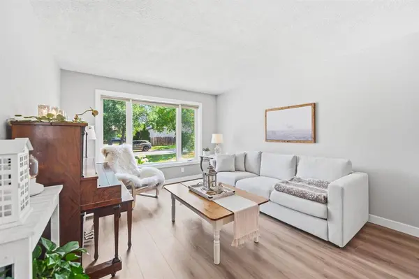 22 Filbert CRES, Winnipeg, MB R3W 1J3