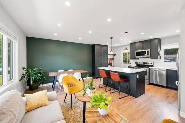 6 Weeping Willow DR, Winnipeg, MB R2M 4J1