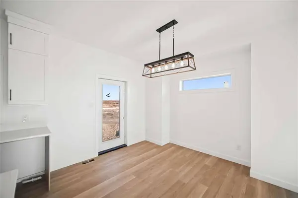 12 Van Riesen DR, Niverville, MB R0A 0A1