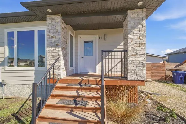 11 Feathertail WAY, New Bothwell, MB R0A 1C0