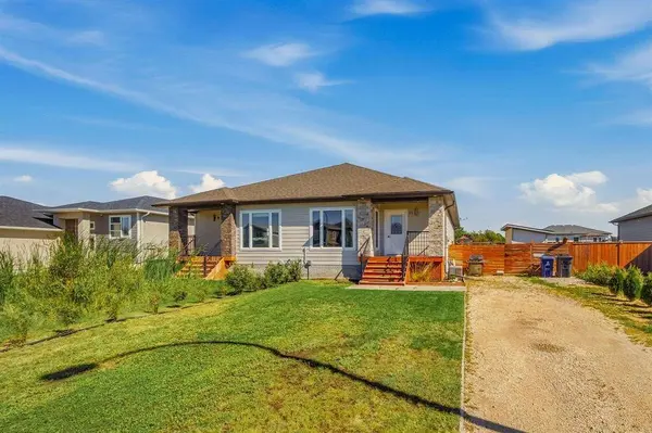 11 Feathertail WAY