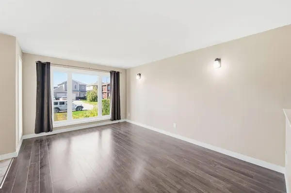 11 Feathertail WAY, New Bothwell, MB R0A 1C0