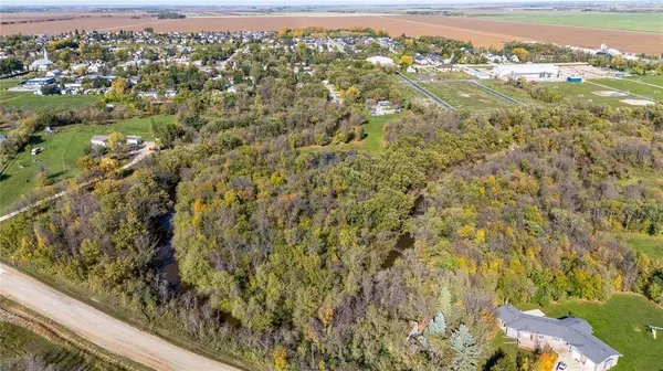 97 Harvest CRES, Lorette, MB R5K 0Y4