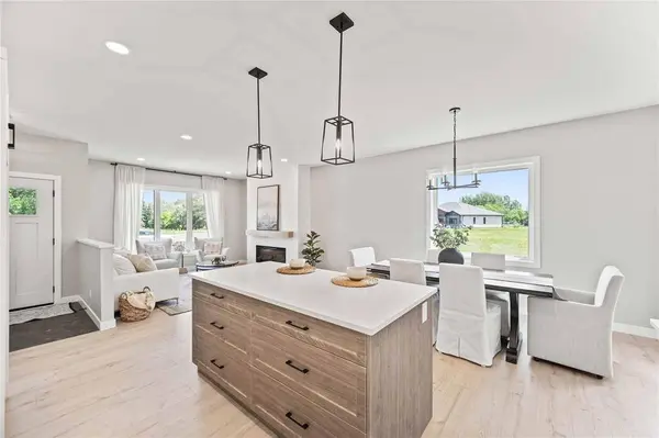 113 Harvest CRES, Lorette, MB R5K 0T3