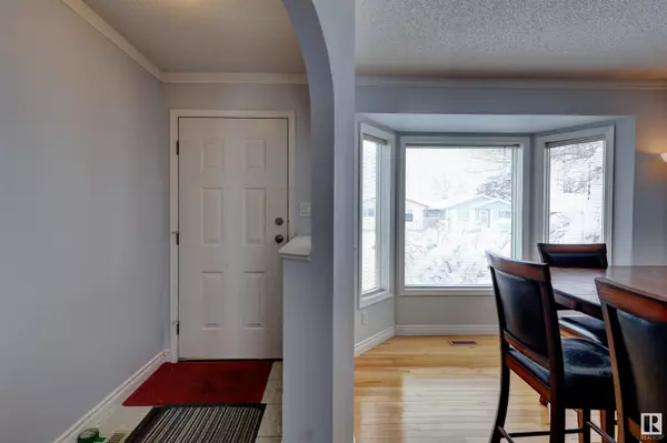 14511 31 ST NW, Edmonton, AB T5Y 1Z1