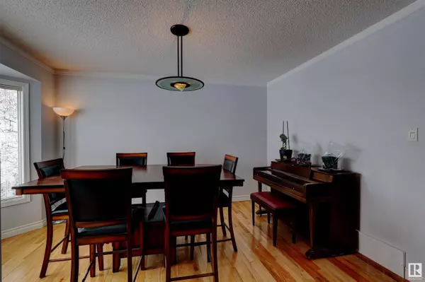 14511 31 ST NW, Edmonton, AB T5Y 1Z1