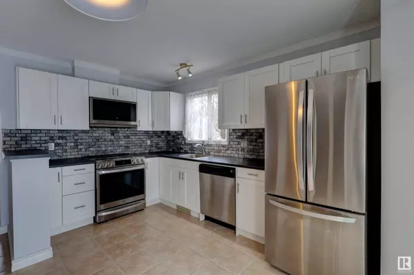 14511 31 ST NW, Edmonton, AB T5Y 1Z1