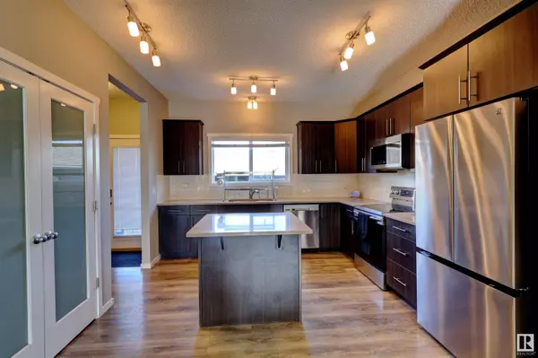 2546 ORCHARDS WY SW, Edmonton, AB T6X 2E1