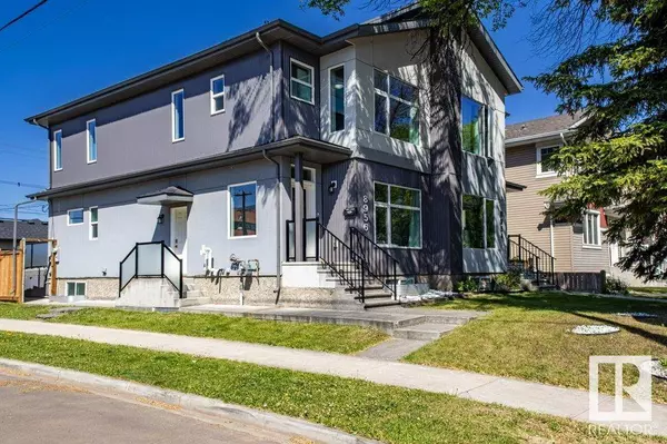 8956 81 AV NW, Edmonton, AB T6C 0W8