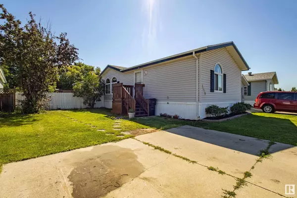 3018 Lakeview Drive NW, Edmonton, AB T5S 1T7