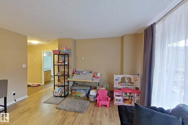 #204 12831 66 ST NW, Edmonton, AB T5C 0A4