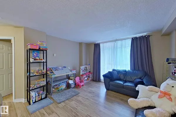 #204 12831 66 ST NW, Edmonton, AB T5C 0A4