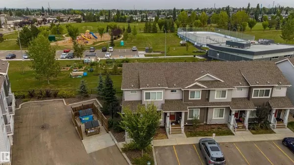 #32 2121 HADDOW DR NW, Edmonton, AB T6R 0W6