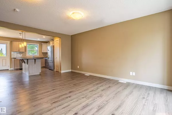 #32 2121 HADDOW DR NW, Edmonton, AB T6R 0W6