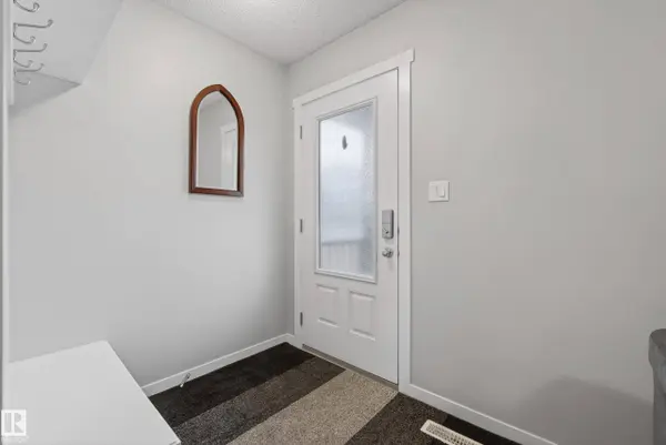 1096 CY BECKER RD NW, Edmonton, AB T5Y 3Z9