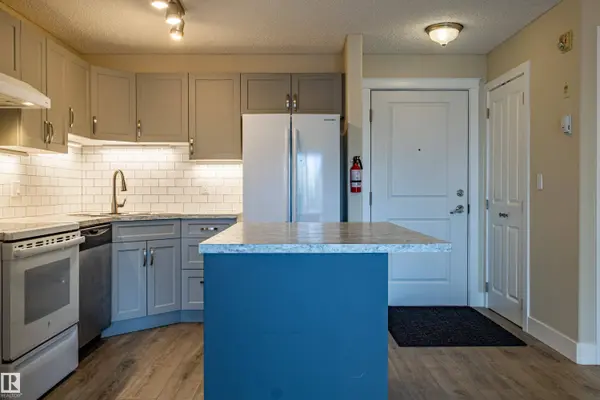 #227 10535 122 ST NW, Edmonton, AB T5N 4B7