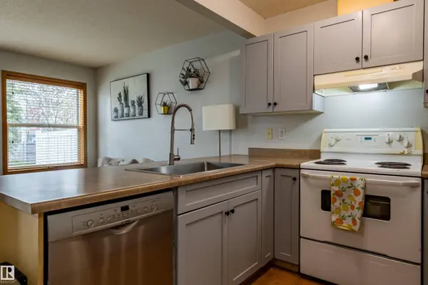 #93 16823 84 ST NW, Edmonton, AB T5Z 3S4