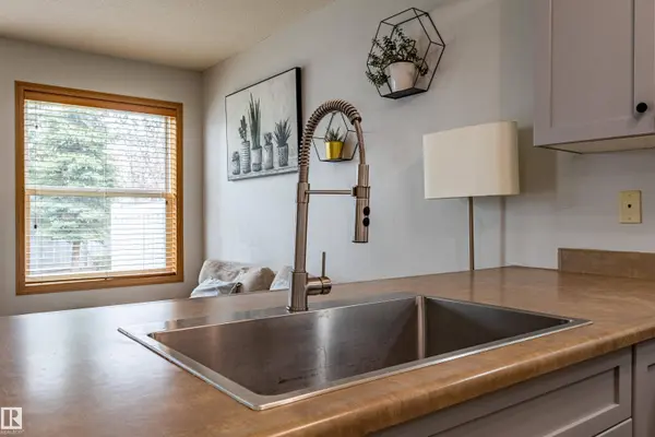 #93 16823 84 ST NW, Edmonton, AB T5Z 3S4