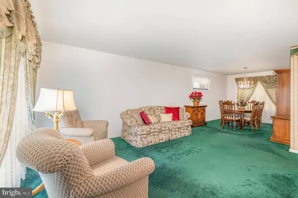1513 CHAPEL HILL DR, Baltimore, MD 21237
