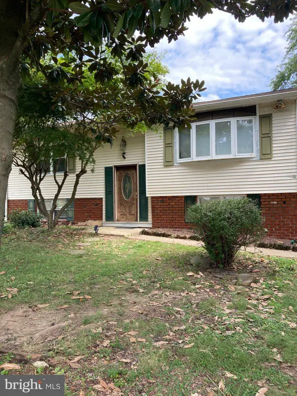 102 MIDLAND DR