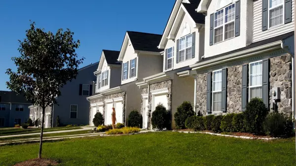 Who is the best real estate agent for buying a condo in a Northville?