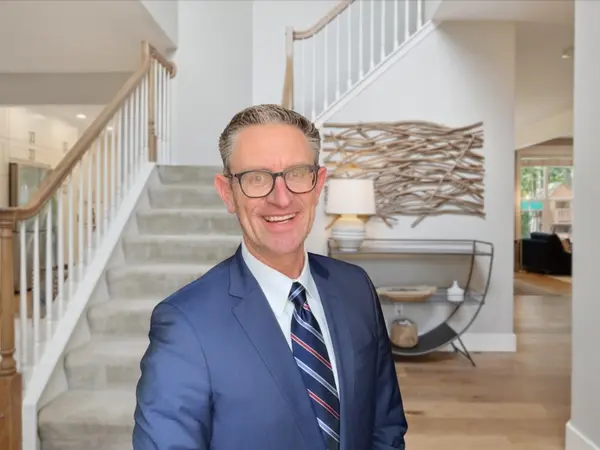 What Homeowners in Northville, Novi, South Lyon, and Plymouth Should Know Before Deciding to Sell,Jeff Duneske