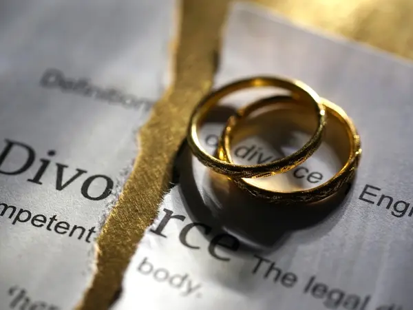 Selling a Home During Divorce in Michigan: What Both Parties Need to Know