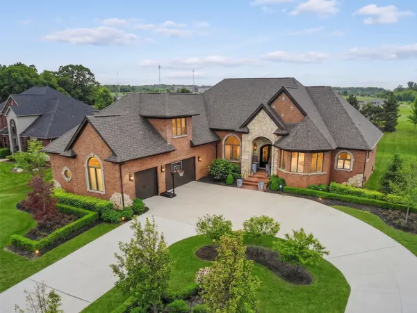What Defines a Luxury Home in South Lyon, Michigan?