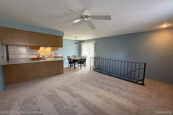 1478 Harbor Drive, Walled Lake, MI 48390